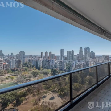 Coronel Díaz y French. Torre Mario Roberto Alvarez. Piso alto. Vista.