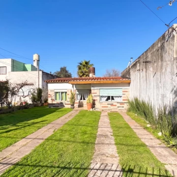 Chalet 4 ambientes parque venta Ituzaingo norte