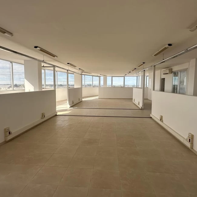 Alquiler Oficina en Dolores 200 m2 luminoso