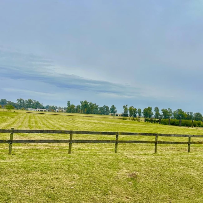 Venta Chacra en Chacras de la Trinidad Polo y Country Club 5000 m2