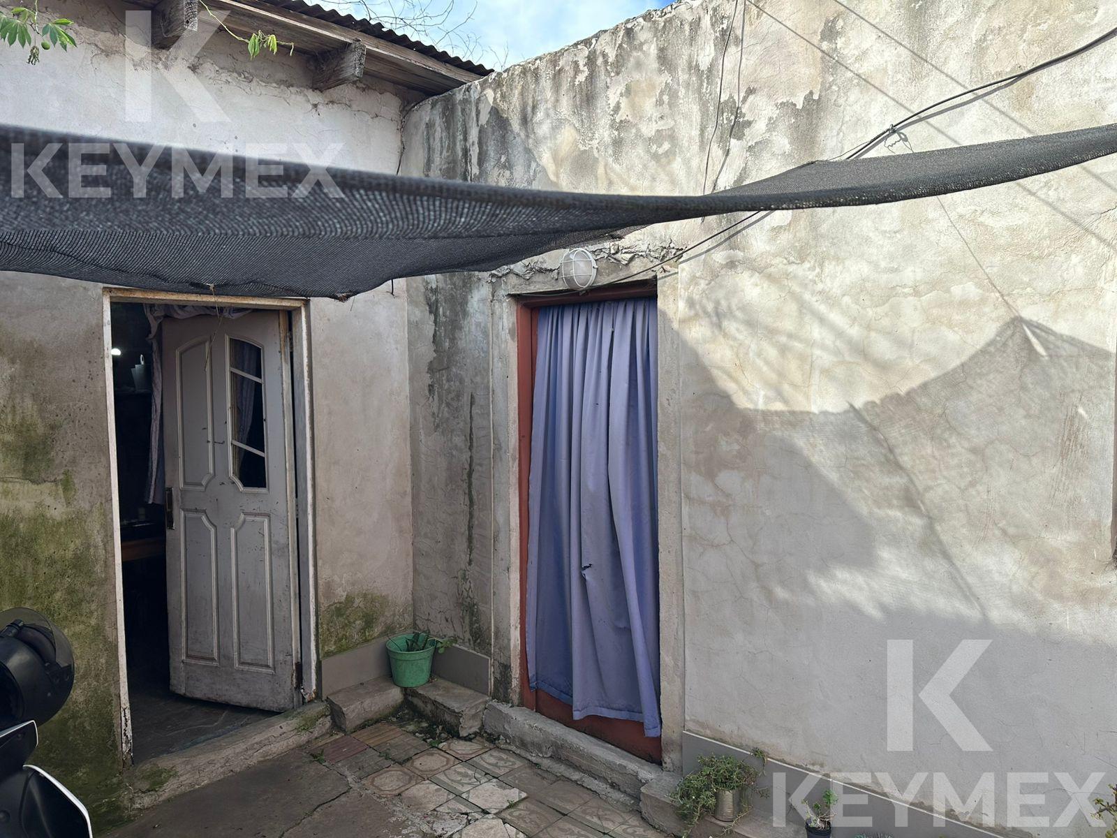 Acceso cubierto a la vivienda