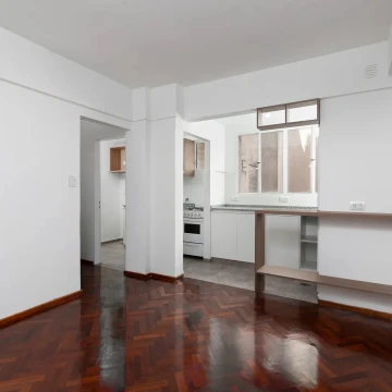 Departamento 1 dormitorio con aire acondicionado y balcón en el Centro