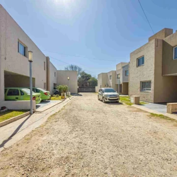 VENTA DUPLEX LOS BOULEVARES
