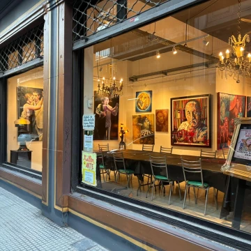 Alquiler Local comercial en San Telmo excelente vidrieras Apto múltiples rubros  refaccionado