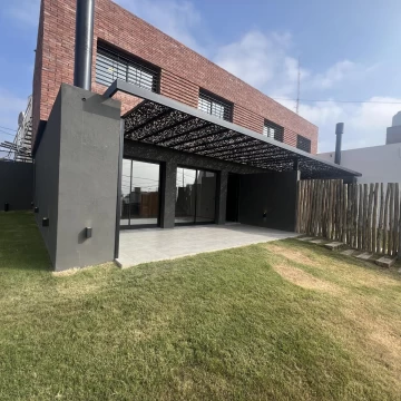 VENTA DUPLEX MAIPU 2DA 2 DORM