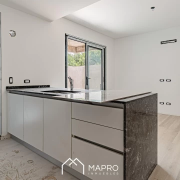 Comodo 2 ambientes con patio y amenities en Caballito