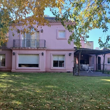 Venta casa 4 ambientes en El Bosque, Campana