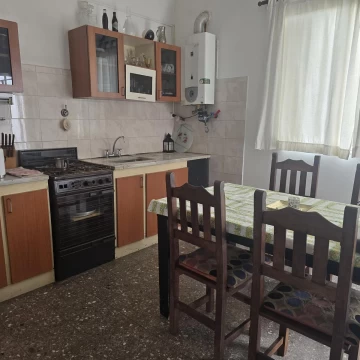 VENTA-CASA 6 AMBIENTES-PATIO-TERRAZA-SÁENZ PEÑA-3 DE FEBRERO