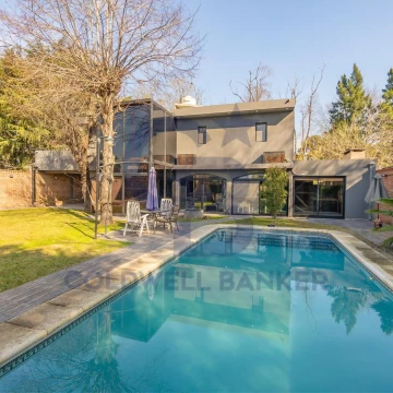 VENTA CASA 5 AMBIENTES DISEÑO CANNING CN 2 PISCINAS   HIDROMASAJE   GALERIA   PARRILLA   JARDIN