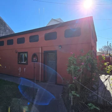 Casa tres ambientes en venta en Ituzaingó Norte
