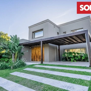 Casa moderna de 4 dormitorios con pileta y galería | Las Liebres | Acepta permuta parcial