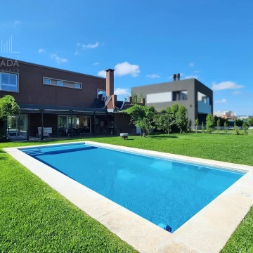 VENTA Casa 6 Ambientes en PUERTOS DEL LAGO Barrio VISTAS FINANCIACION HASTA EL 50 %