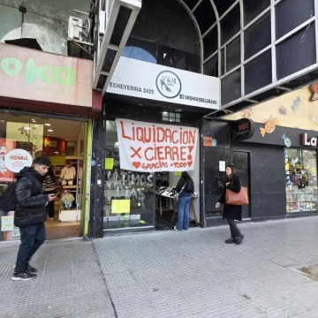 Local en Echeverria 2425