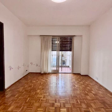 VENTA DEPTO 2 AMB Y MEDIO EN RECOLETA CON BALCON 