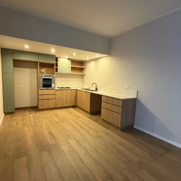 Venta casa de pasillo de 3 dormitorios en barrio Lourdes, Rosario.