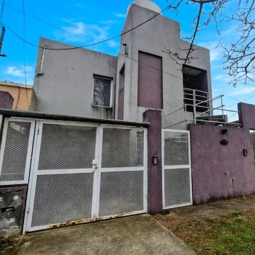 Venta casa multifamiliar en Campana