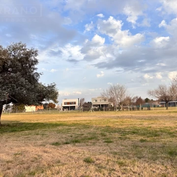 Terreno en venta, barrio cerrado Mirabosques, Los Cardales