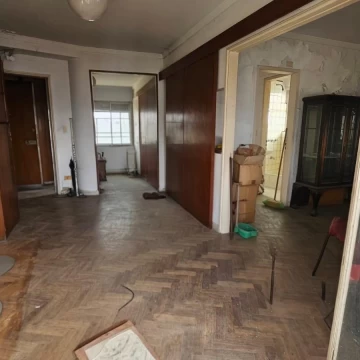 Departamento 4 ambientes  venta Palermo a reciclar piso alto