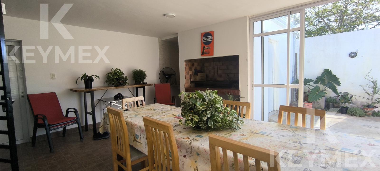 Living comedor con sillones