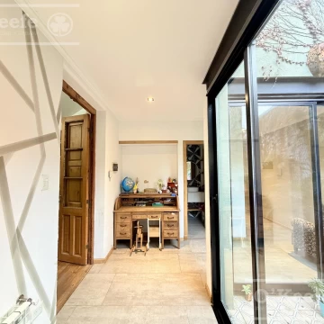 Casa 4 Ambientes Refaccionada a Nuevo con Cochera Doble - Apto crédito -Quilmes Oeste