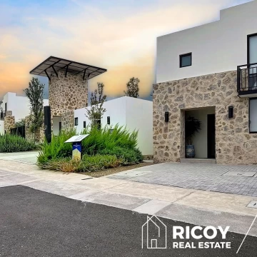 Casa con recámara en planta baja en Zarú Querétaro