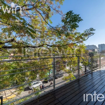 Triplex de 4 ambientes al frente con terraza propia y cochera - Palermo Soho -