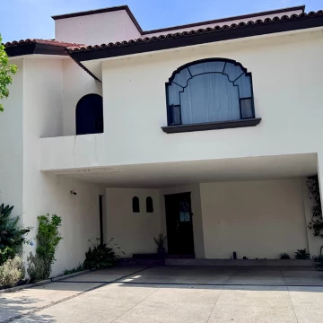 Casa en venta en Puerta de Hierro coto Asturias
