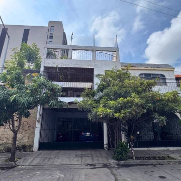 Casa en venta en colonia Sutaj cerca de Forum Tlaquepaque