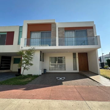 Casa en venta en Solares coto Antara