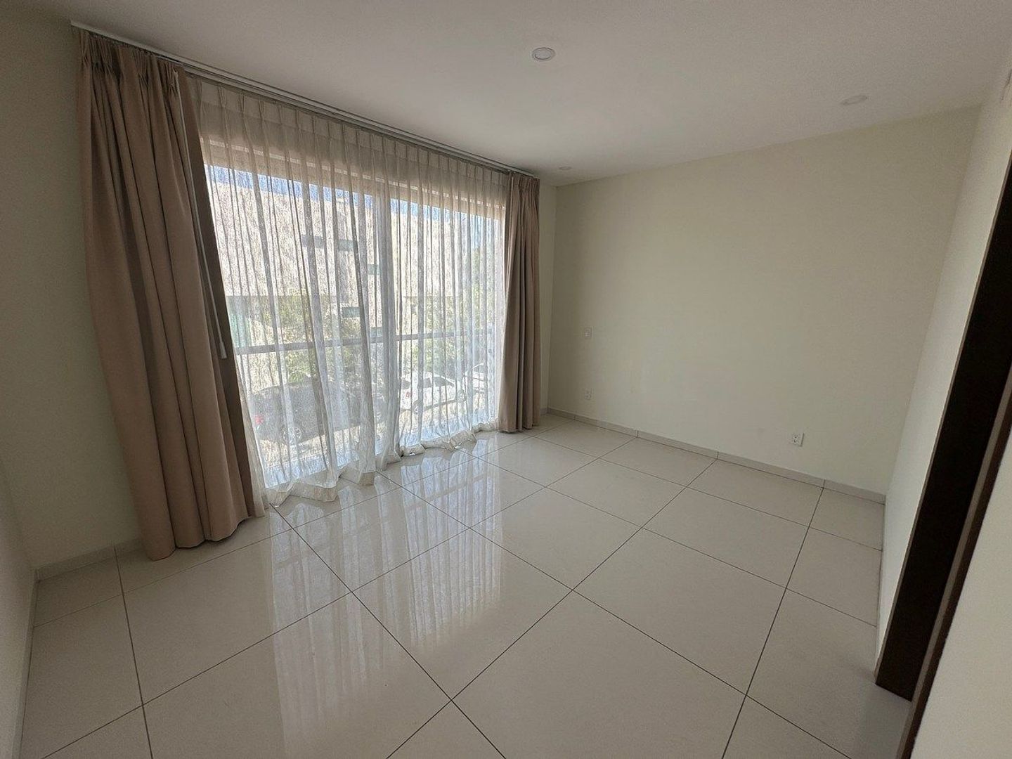 EB-WE9500 (17).jpg