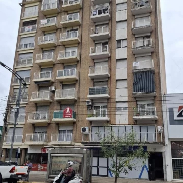 Venta departamento un dormitorio en Rosario - sobre avenida San Martin