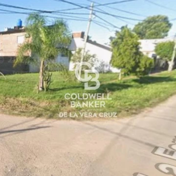 Terreno en  La Esmeralda 2598  en esquina con San Martin