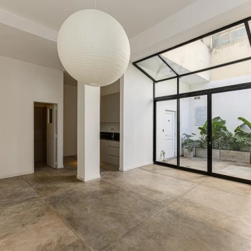 Venta amplio monoambiente 48 m2 Renovado. Planta baja con patio. Palermo.