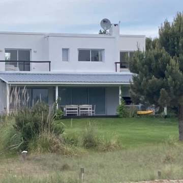 Casa Alq. Temporario en residencial 1