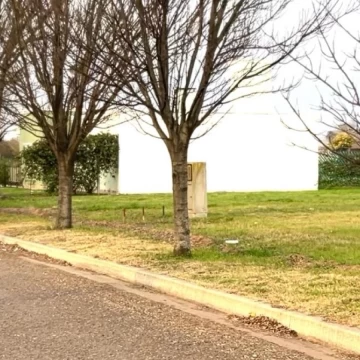 Barrio Polo Chediack terreno en venta 