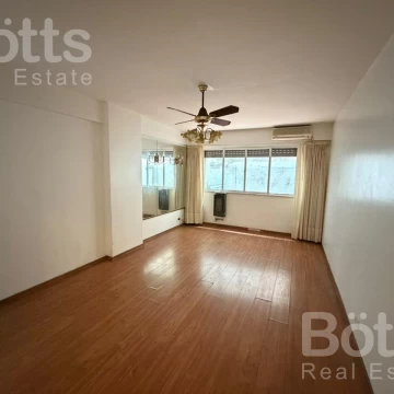 Departamento 3 ambientes con dependencia en Caballito - a refaccionar