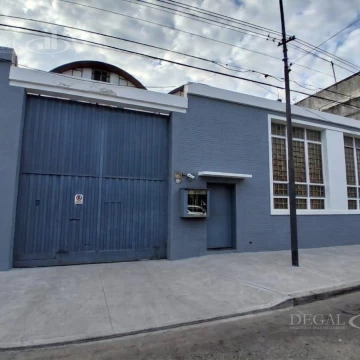 Depósito en Caseros