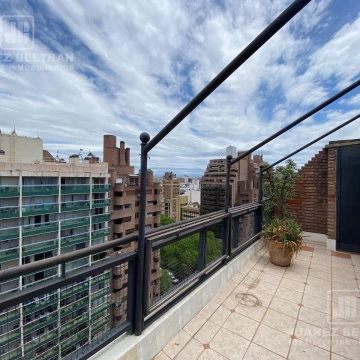 Penthouse tipo Duplex en Alquiler - 3 Dormitorios - A metros de Patio Olmos