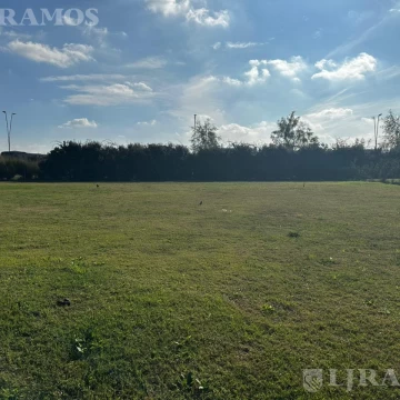 Terreno en venta en Puertos Acacias Troncal con vistas a la laguna PG
