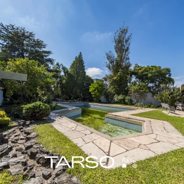 Casa 3 dormitorios + escritorio en Cerro de las Rosas