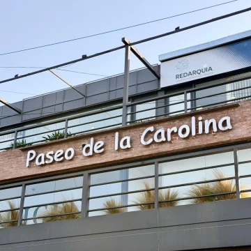 La vidriera que tu marca necesita: Paseo de la Carolina te espera.