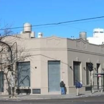 Venta en block de locales, más dto. La Plata