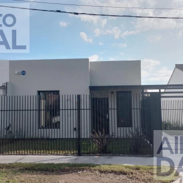 Oficinas céntricas a estrenar totalmente equipadas en Villa Elisa sobre calle salida de autopista a centenario. Se encuentran en estratégica ubicación dentro de complejo de categoría.