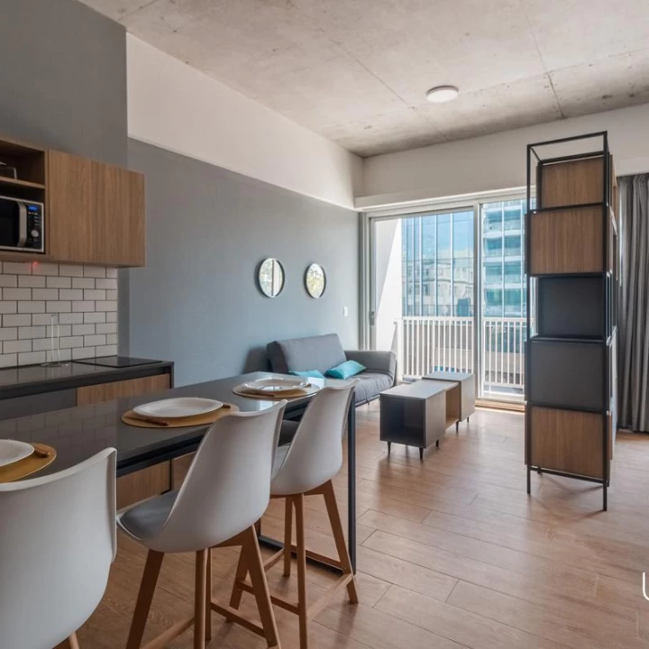 Excelente Loft en VENTA  con cochera amobado y equipado .Distrito Quartier, Retiro.