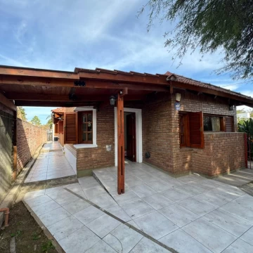 VENTA CASA 3 DORM Y DEPTO 1 DORM VILLA CARLOS PAZ PILETA APTO CREDITO
