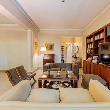 Venta Departamento 5 ambientes piso completo con balcones – Recoleta