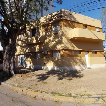 Conjunto de Oficinas con monoambiente  en barrio Constituyentes