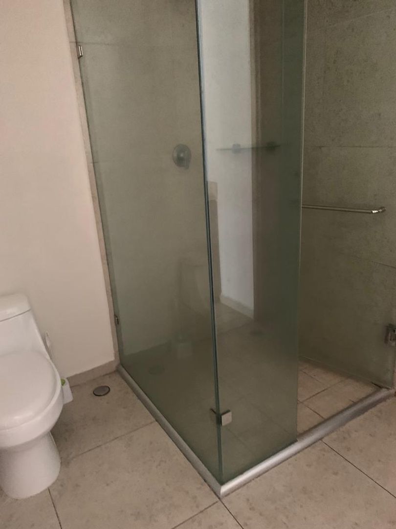 baño principal.jpg