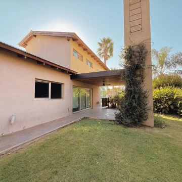 Funes Hilss Miraflores - Casa De 4 Dormitorios Con Pileta En Venta - Barrio Privado, Funes