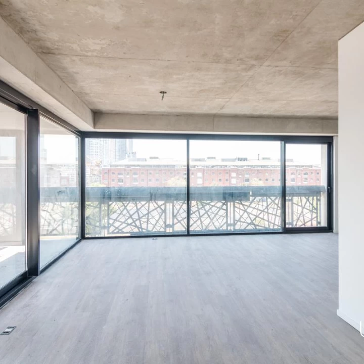 3 ambientes  en venta de 126 mts con dos cocheras en Quartier Del Bajo - Piso Alto - Puerto Madero.